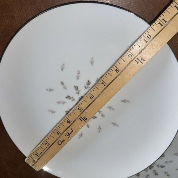 Vintage Petite Bouquet By Japan Dinner Plate With Floral Design & Gold Trim 10" - Picture 3 of 4